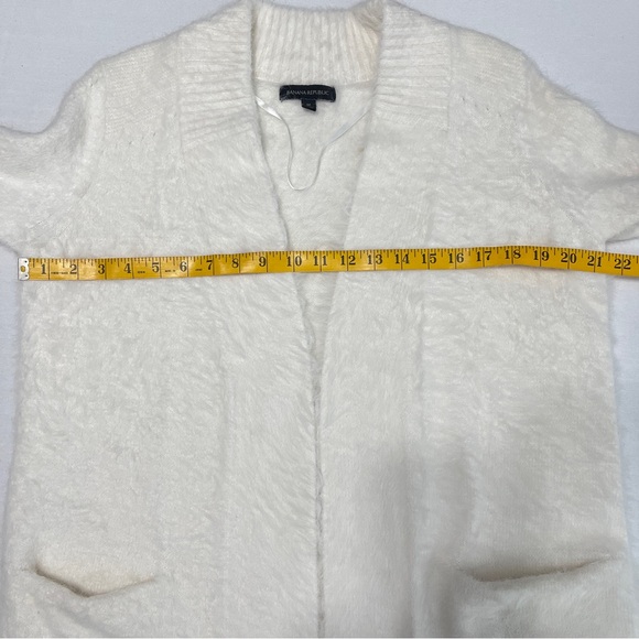 Banana Republic Fuzzy Open Front Cardigan with pockets Cream size medium - Picture 6 of 6